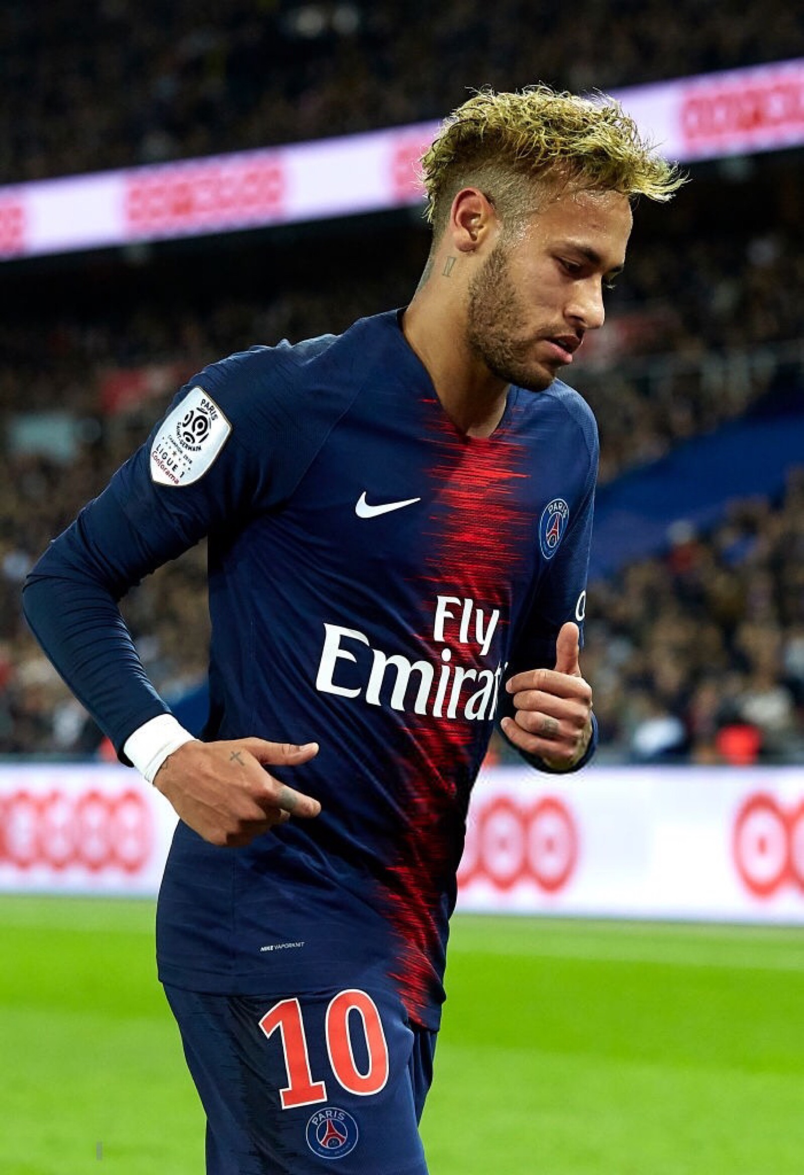 海港签下兽腰！媒体人热议：三杀海港征服穆帅