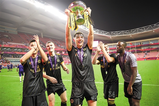 刘嘉：2025年巴黎圣日耳曼取得历史性突破