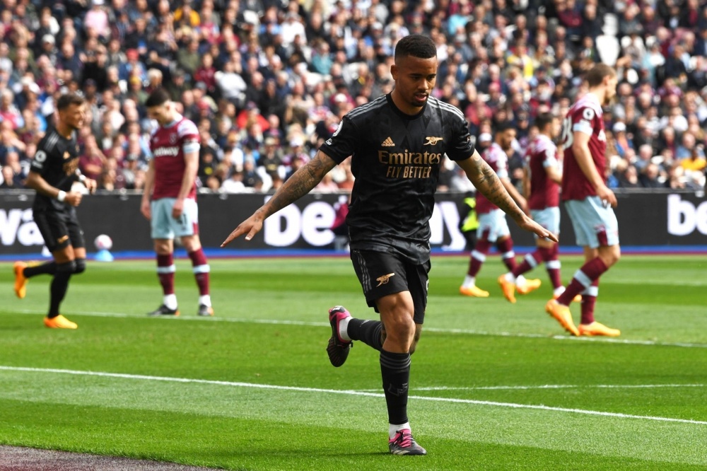 巴萨4-2莱斯特城 梅西遭激光笔照射