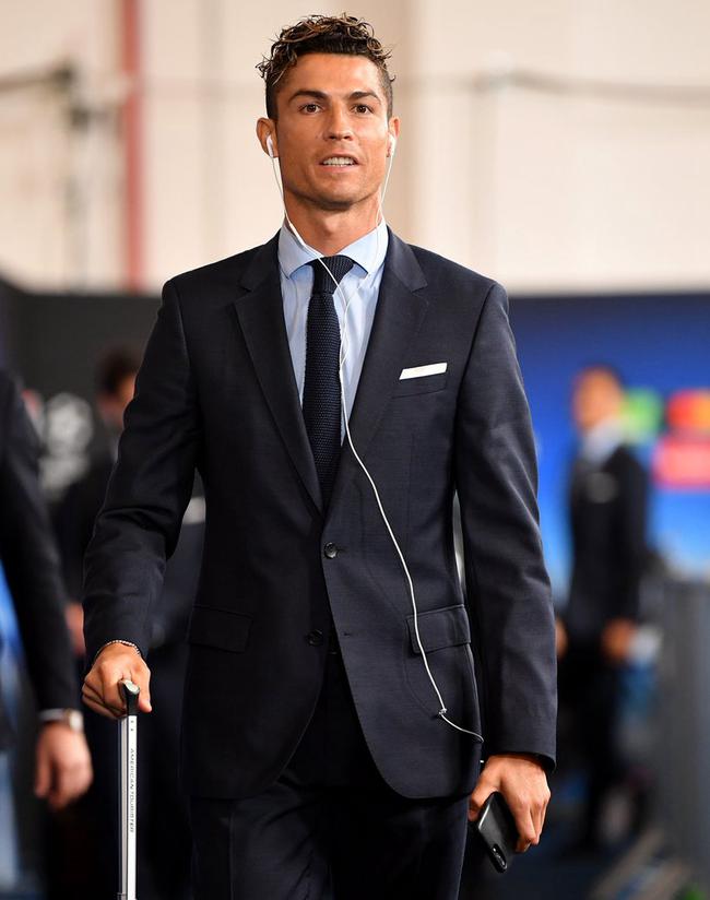 111-103！詹姆斯关键球助湖人胜鹈鹕，后者遭遇八连败